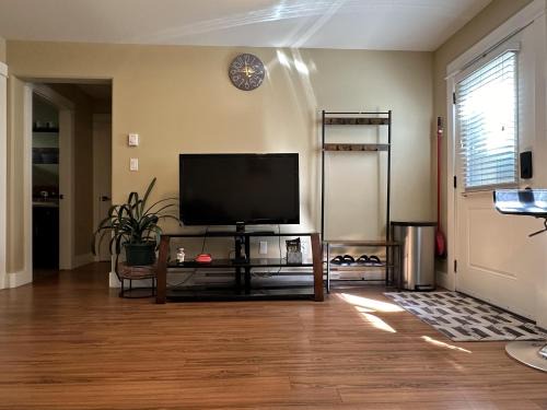Langford Casa | Separate entry sweet home