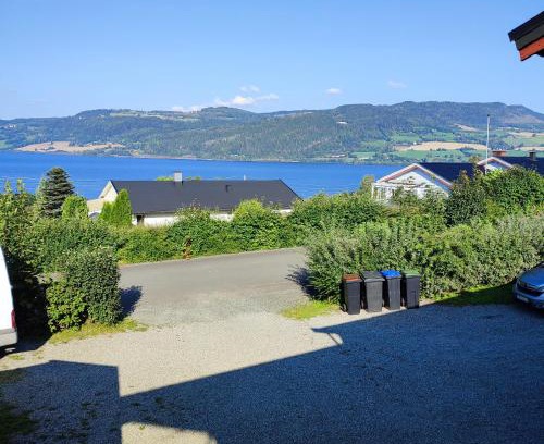 Biri Casa | Separate rooms in a large house,on the E6 road