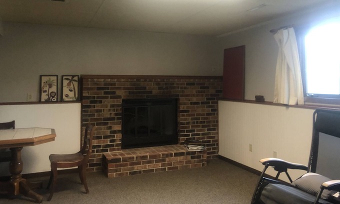 West Bloomington Casa | Separate studio with separate entrance pet friendly