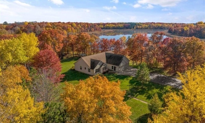 Nisswa Cabina | Sept 26 & Oct 4 Open! Golf getaway,Lake Edward, Mins to Nisswa, Hot Tub, Game Rm
