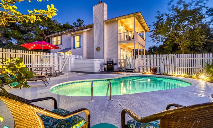 Clipper Cove Casa | PrivatePool*Close2Beach*BeachSvc+XtraGear*FirePit