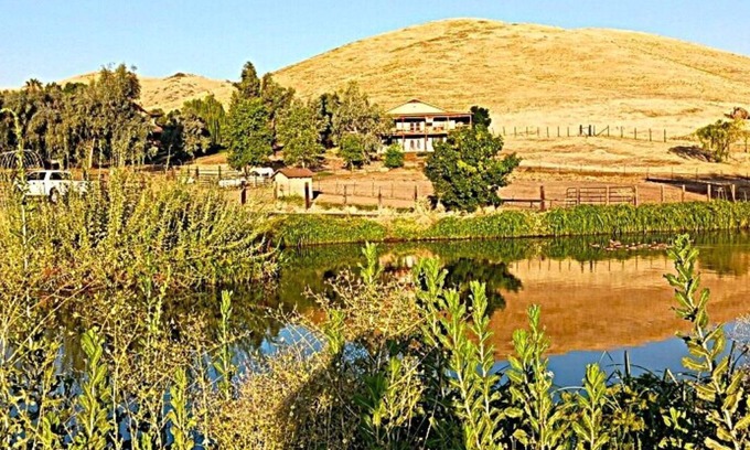 Exeter Casa | Sequoia Foothill Ranch Chateau, View, Pool, horses 30 min to Park