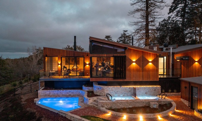 Crafers Cabina | Sequoia Lodge - Adults Only