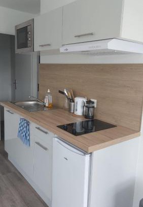 Saint-Etienne-du-Rouvray Apartamento | SER3 votre F2 avec wifi et parking à Saint-Etienne-Du-Rouvray