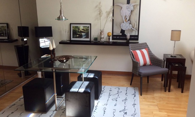 Hochelaga Apartamento | Serein, cosy and comfortable upper duplex near metro Joliette (green line)