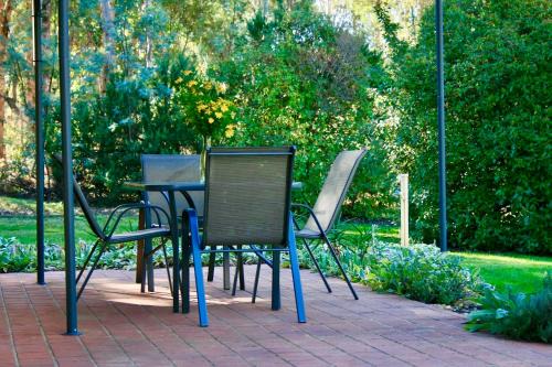Wooragee Casa | Serena Cottages Beechworth - Your Country Getaway - 1