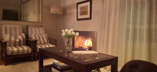 Die Boord Casa | Serendipity - 3 Bedroom home, jacuzzi & inside barbecue