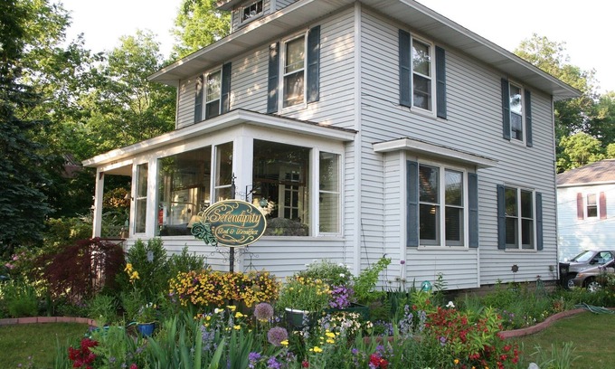 Saugatuck Cama Y Desayuno | Serendipity Bed and Breakfast