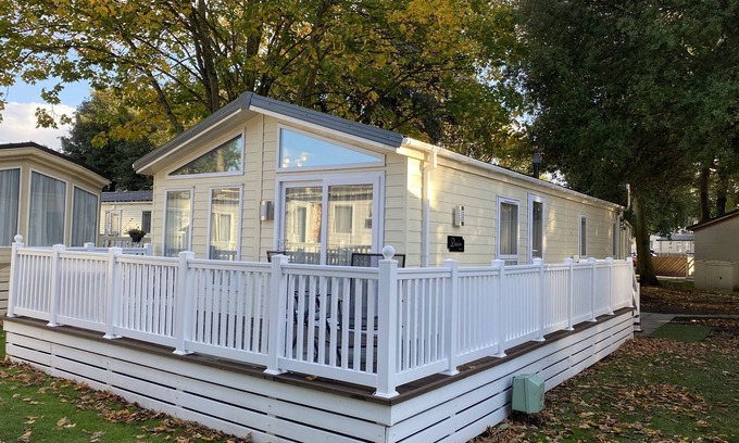 Mudeford Casa | 'Serendipity' - by the beach on Sandhills Holiday Park, Mudeford