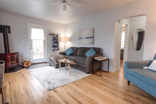 Joseph Casa | Serendipity Cottage