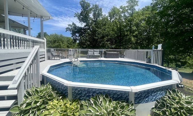 Ashland City Otro | Serendipity Farm has country charm, Just North of Nash, Sleeps 10 w/pool.