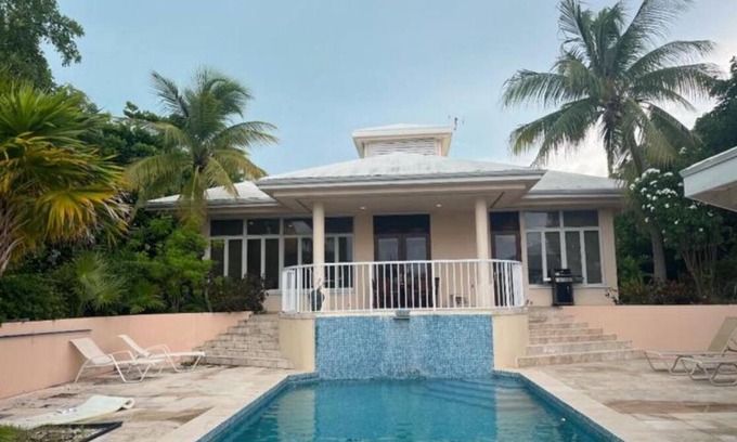 Leeward Settlement Cabaña | Serendipity Cottage/Guest House