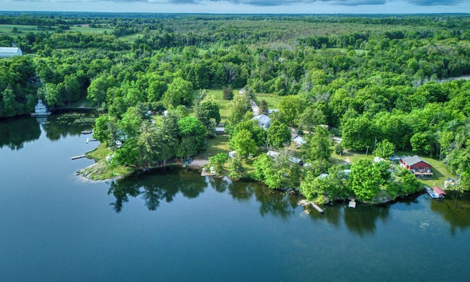 Frontenac Cabina | Serene 2-Bed + Futon Lakeside Cottage: Sleeps 5-6, Full Amenities!