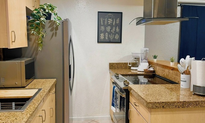 Bostonia Condominio | Serene 2-bedroom condo with Pool in El Cajon