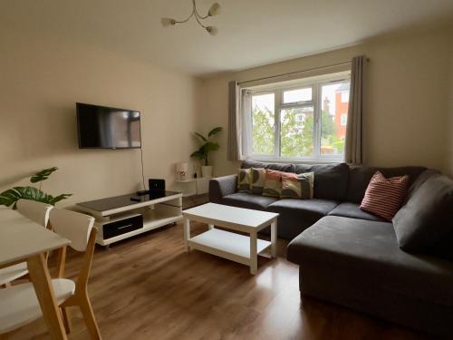 South Acton Apartamento | Serene 2 Bedroom Flat Free Off-Street Parking Large SUV Close to Tube