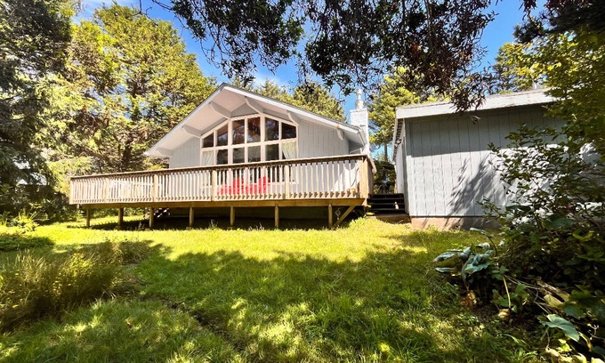South Beach Casa | Serene 2-bedroom house with with short walk to beach in South Beach