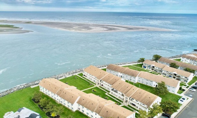 Anglesea Casa | Serene 2BR Seabreeze Escape w/ Inlet Views