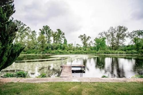 Helmer Casa | Serene 3-Bdrm Lakehouse