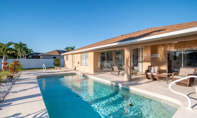 Pelican Casa | Serene 3-Bedroom Haven near Sanibel Beach!