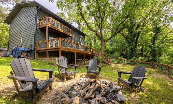 Lake Catherine Casa | Serene 3-bedroom lake house with dock and fire pit in Hot Springs!