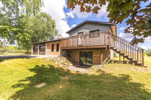 Georgina Casa | Serene 4BR house with Hot tub, Lake, Billiards and BBQ