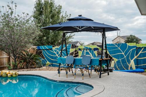 Cypress Casa | Serene 4BR Lux Home w Heated Spa Pool Massage Chair
