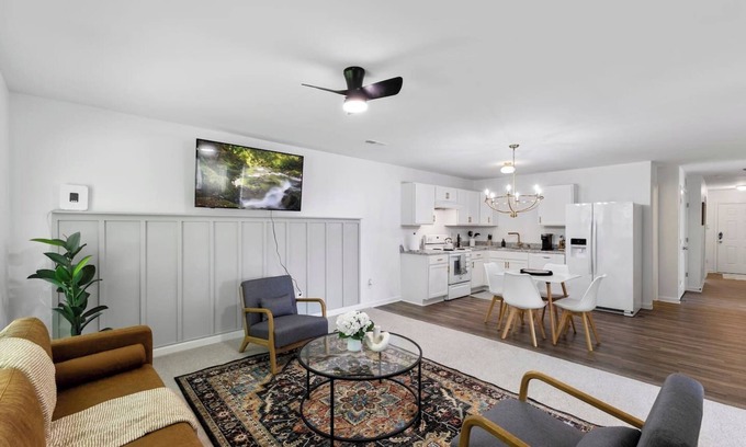 Burlington Casa | Serene 4BR Ranch near ELON UNI - Sleeps 8!