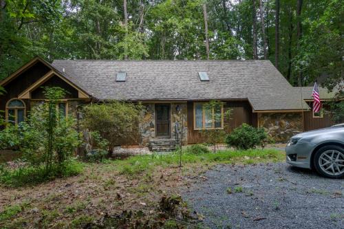 Raleigh Casa | Serene Acre Retreat- in Apex near Raleigh