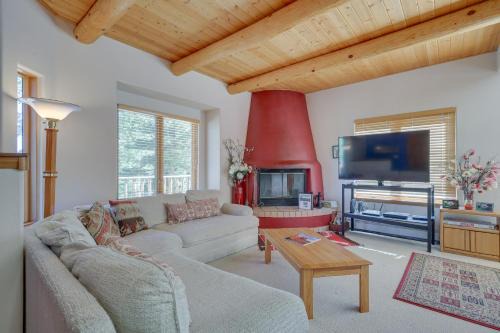 Amalia Casa | Serene Amalia Cabin with Deck and Mountain Views