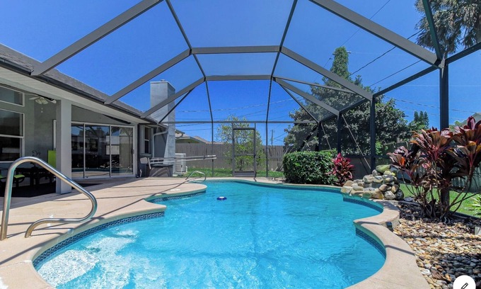 Port Malabar Villa | Serene and Beautiful Villa with Pool in Palm Bay