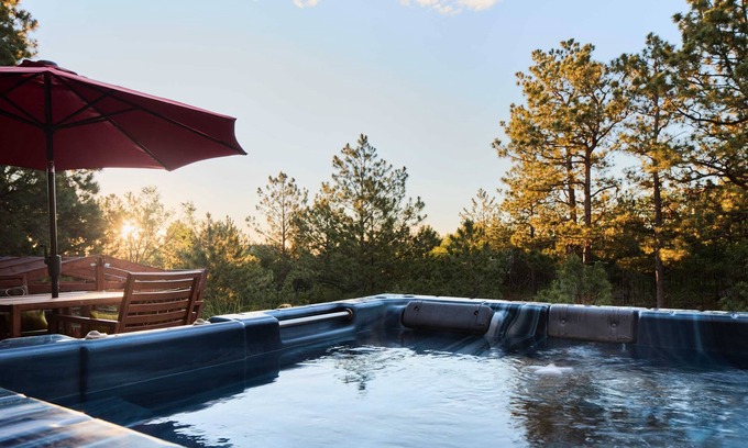 Southwest Colorado Springs Casa | Serene Backyard Views ★ Near CM Zoo ★ Hot Tub ★