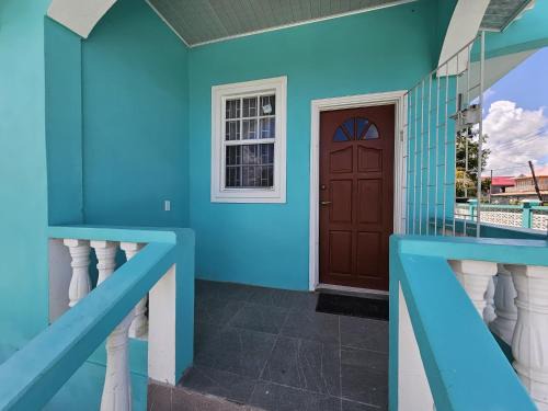 Demerara-Mahaica Apartamento | Serene Blue Villa Hide Away