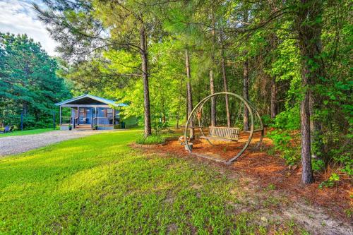 Broken Bow Casa | Serene Broken Bow Cabin with Fire Pit and Gas Grill!