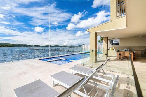Point Clare Casa | Serene By Coast Hosting