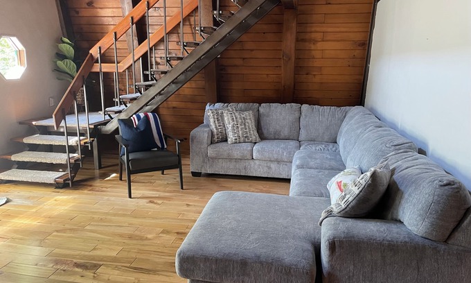 Treasure Lake Chalet De Esquí | Serene Cabin in the Woods, Arcade Room, Walk to the Lake!