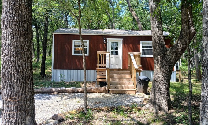Kingston Cabina | Serene cabin with AC in charming Kingston