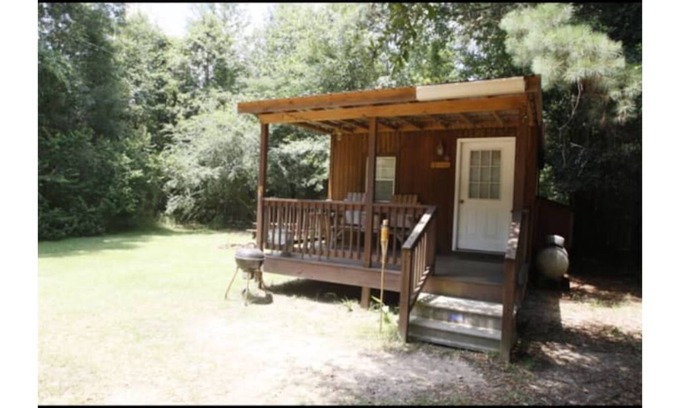 Bogalusa Cabina | Serene Camp Cabin