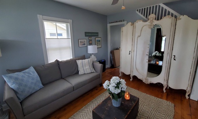 Ocean Grove Cabina | Serene & Charming Victorian Cottage