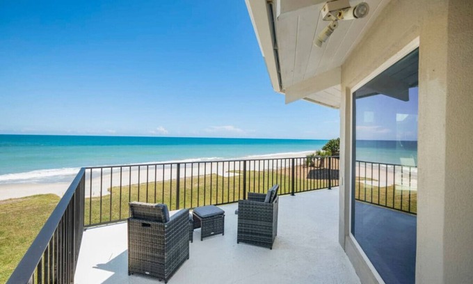 Vero Beach Casa | Serene Direct Beachfront Haven