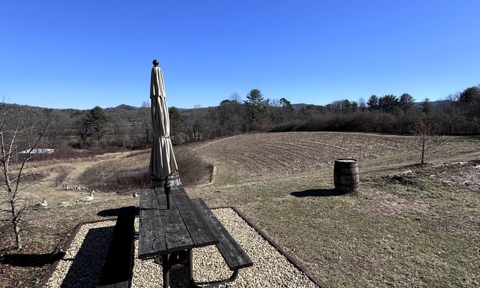 Brevard Otro | Serene Farmstead