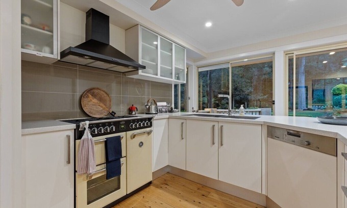 Point Clare Casa | Serene Forest Retreat: 3-Bedroom Home