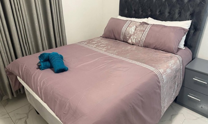 Bulawayo Casa | Serene four bedroom family home within walking distance of local amenities.