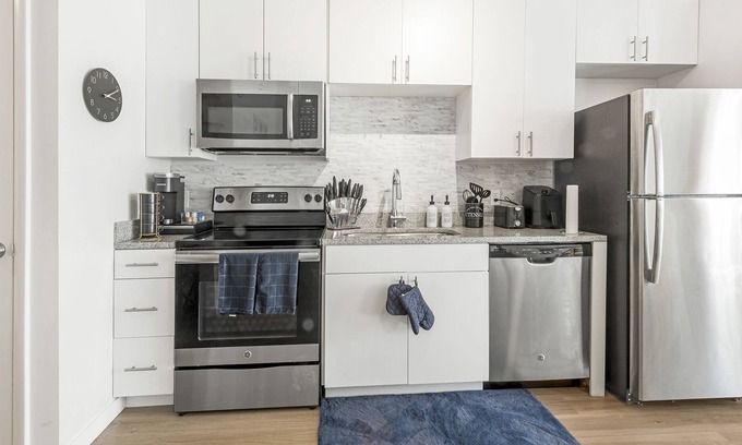 Downtown Baltimore Apartamento | Serene Garden View Studio | Luxury | DWTN Baltimore | Sports | Parking