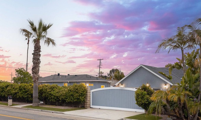 South Oceanside Casa | Serene gated home with pool house near the Oceanside Pier & beach with game room