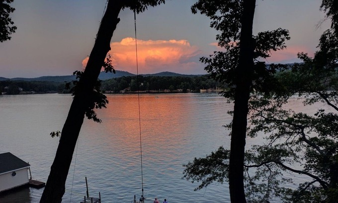 Albemarle Casa | Serene getaway; forget to count the days ... 200' Private Dock/Decks ... VIEW!