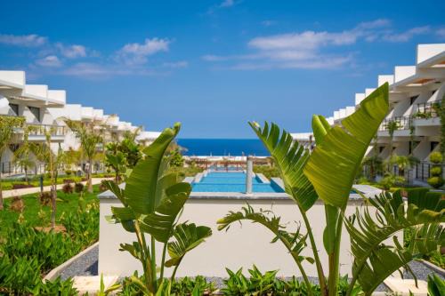 Esentepe Apartamento | Serene Getaway with pool view
