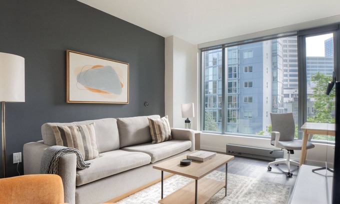 Civic Center Apartamento | Serene Hayes Valley 1BR w/ Movie Theater, nr Bars & Shops, by Blueground