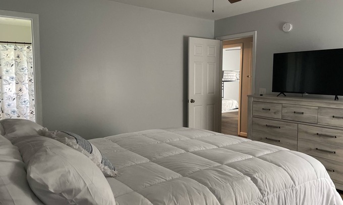 Midland City Casa | Serene Home