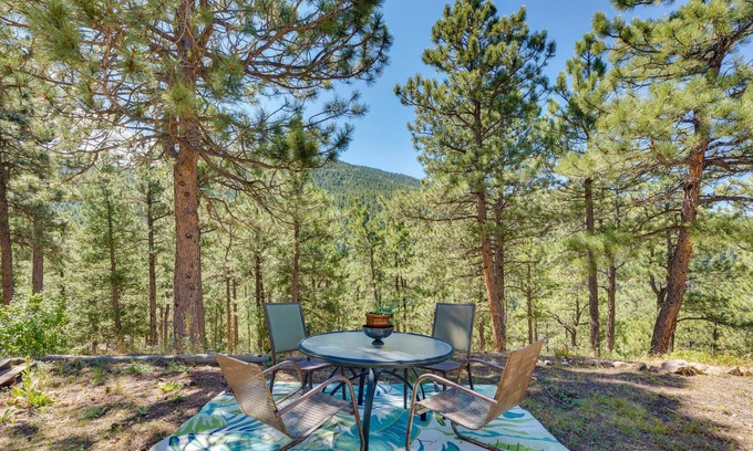 Boulder Casa | Serene Home w/ Hot Tub - 6 Mi to Boulder Falls!