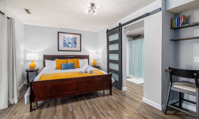 South Gull Lake Casa | Serene King Suite on Gull Lake